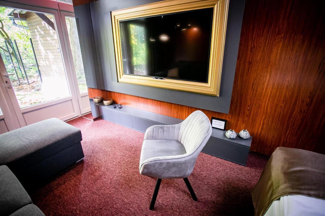 دوناويفاروش Motel1- A Megfizetheto Luxus! المظهر الخارجي الصورة