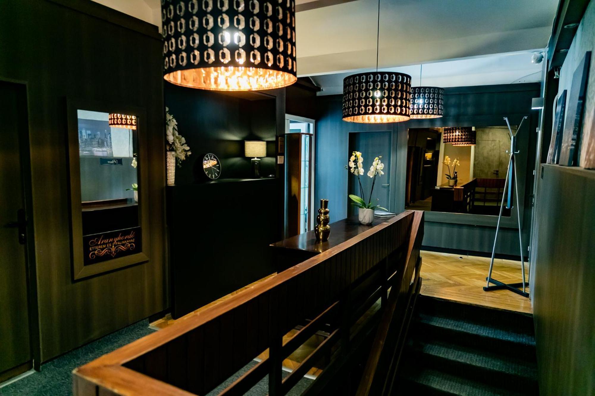 دوناويفاروش Motel1- A Megfizetheto Luxus! المظهر الخارجي الصورة