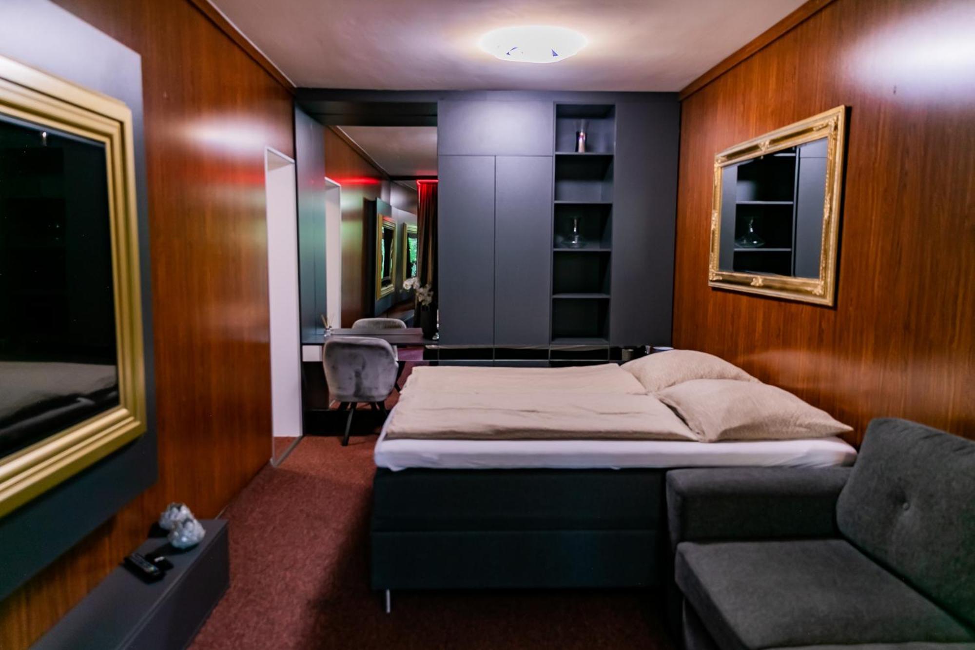 دوناويفاروش Motel1- A Megfizetheto Luxus! المظهر الخارجي الصورة